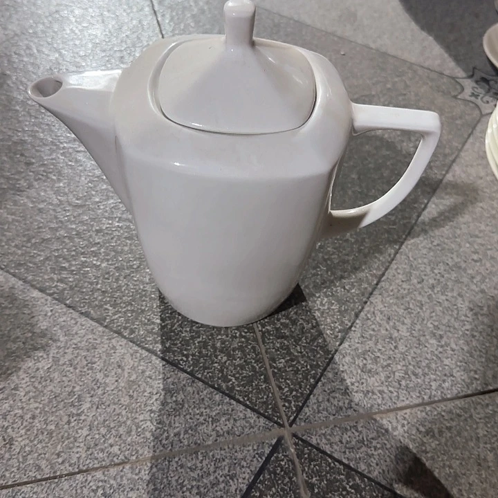 瓷片陶瓷盘子碗啥都有