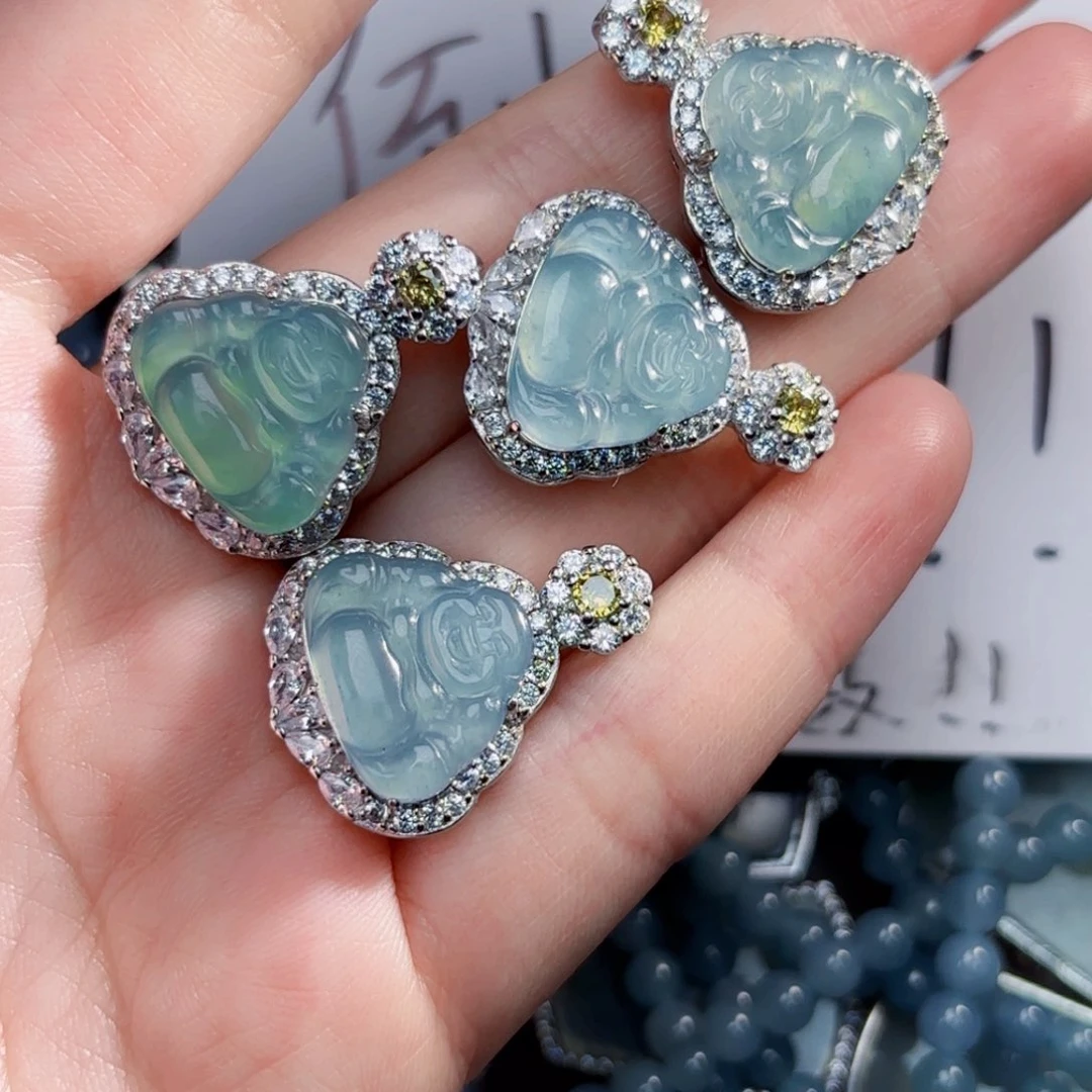 翡翠颈饰未镶嵌佛公