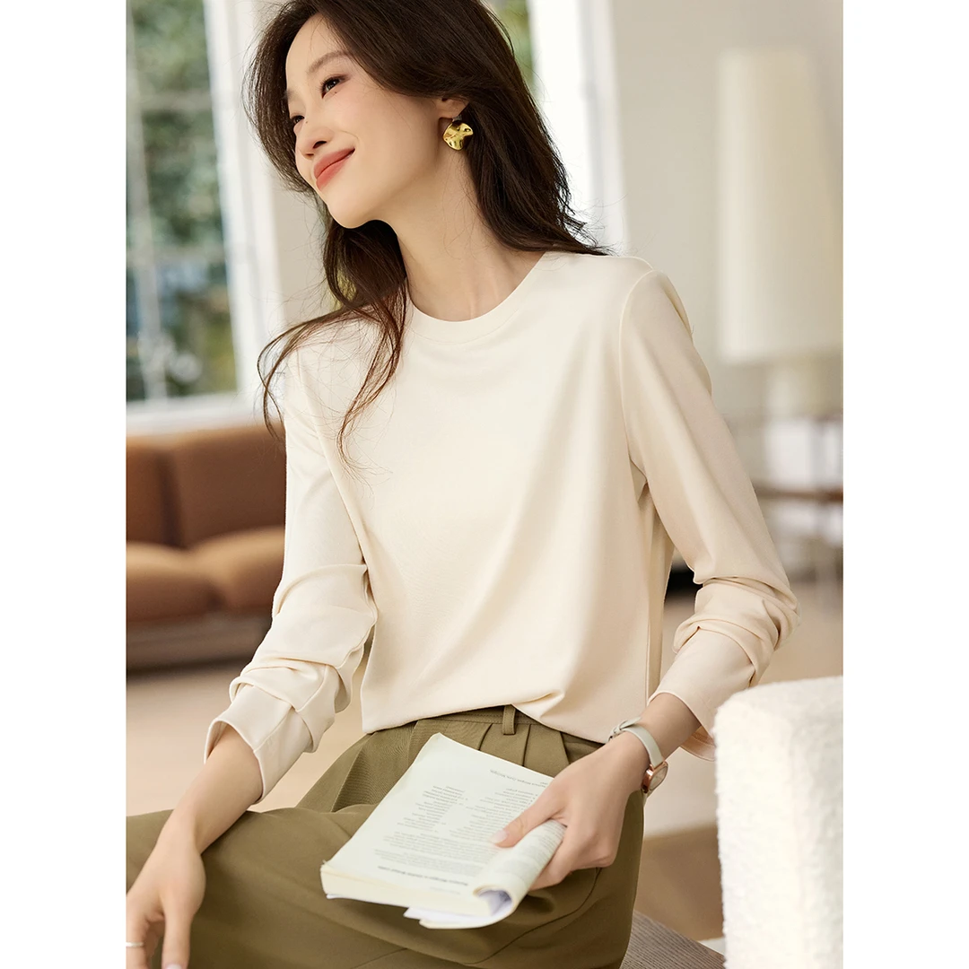 沫晗依美2025春季新款女基础T恤简约气质百搭时髦圆领长袖打底衫