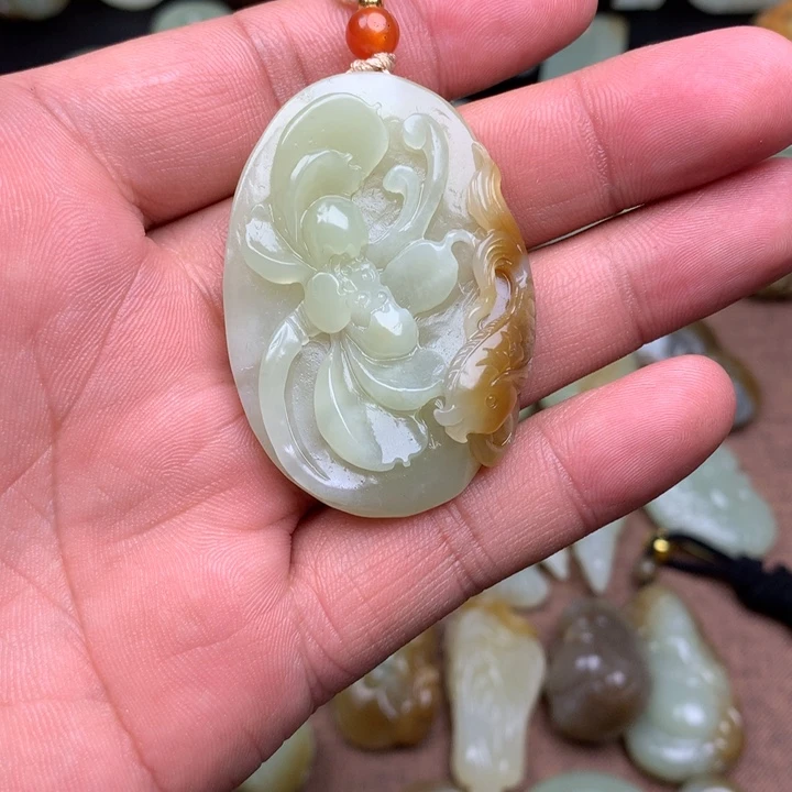 和田玉（糖玉）未镶嵌颈饰