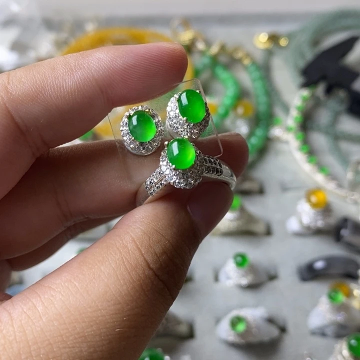 翡翠未镶嵌挂件翡翠冰种