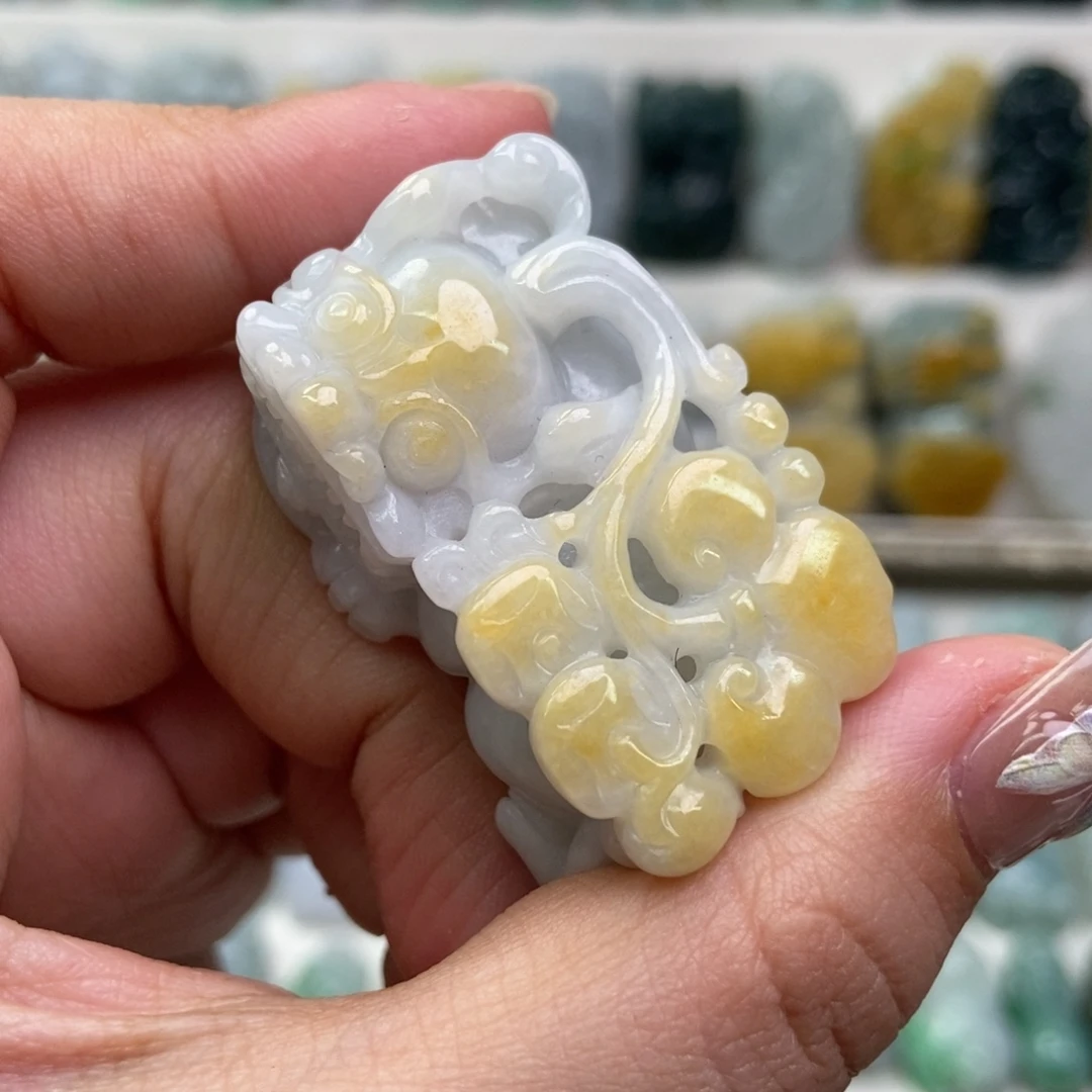 翡翠吊坠(赠链)未镶嵌