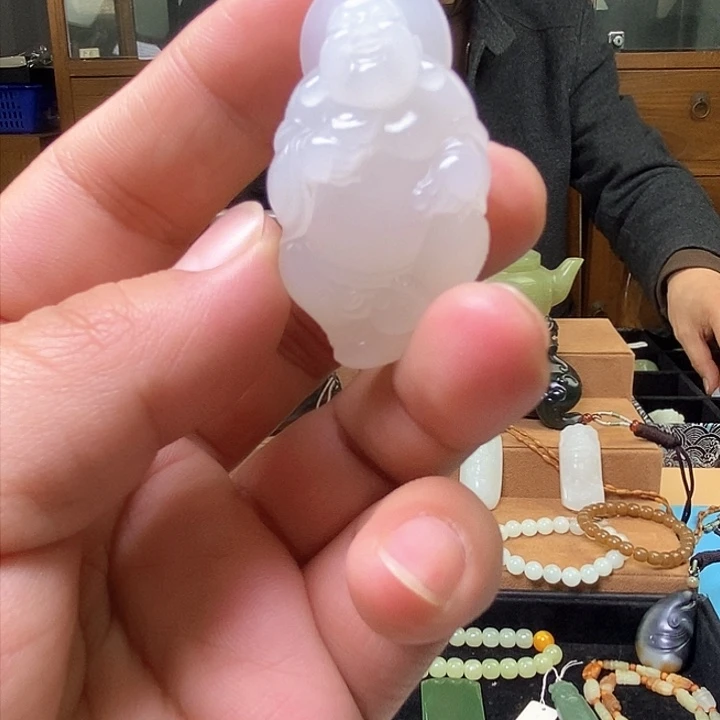 和田玉（糖玉）吊坠(赠链)未镶嵌