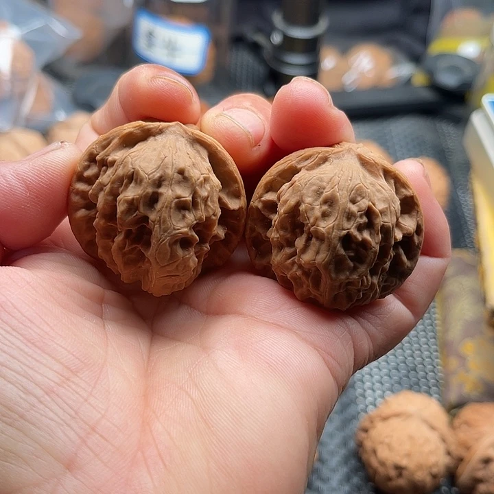 ****懂把件桃核特价核桃