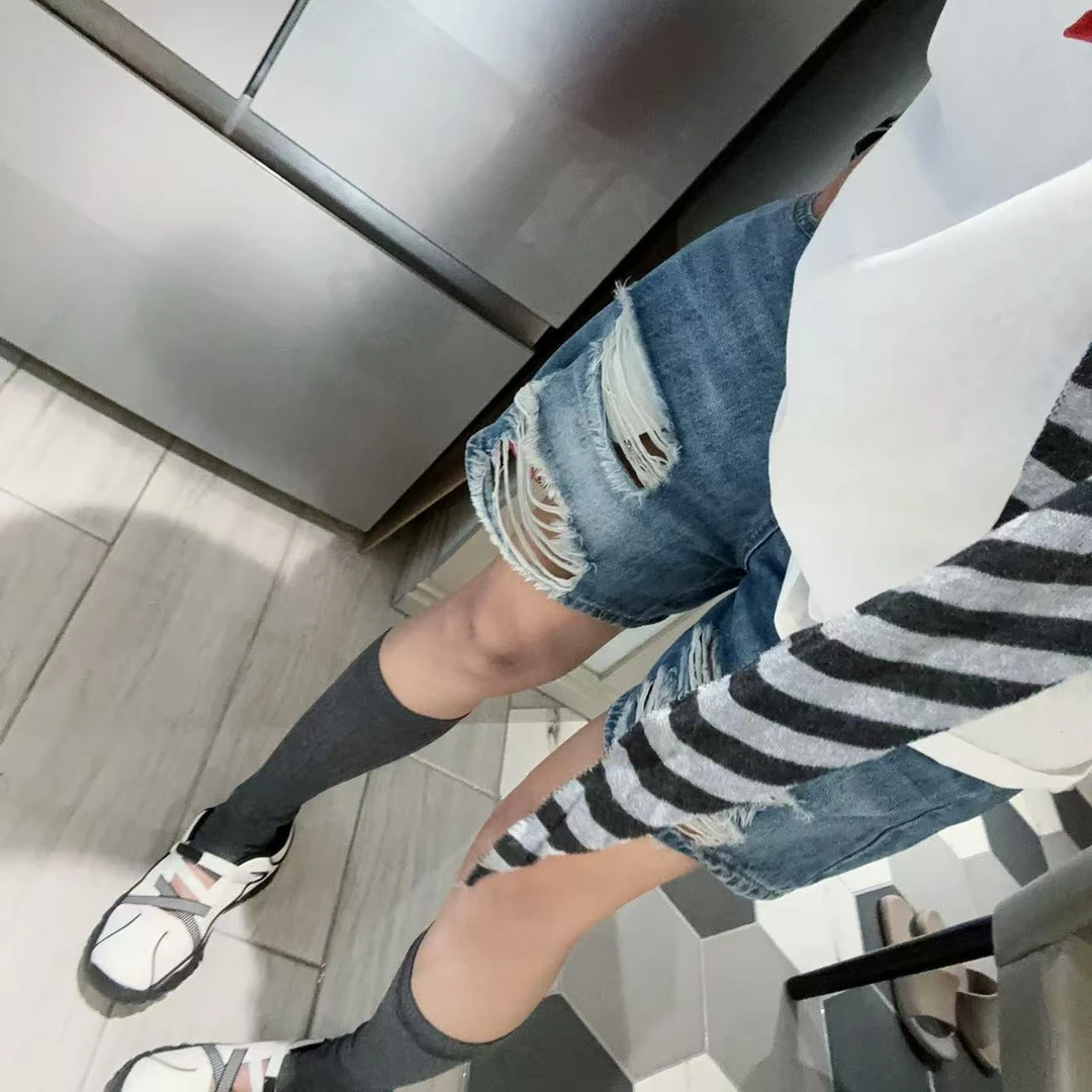 SISTERS三粒扣破洞短裤显瘦【裤长43CM】