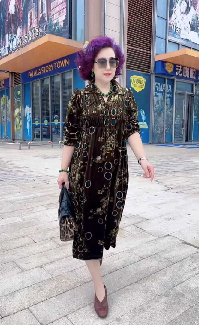 【敏敏家】气质妈妈遮肚秋季新款丝绒阔太太连衣裙