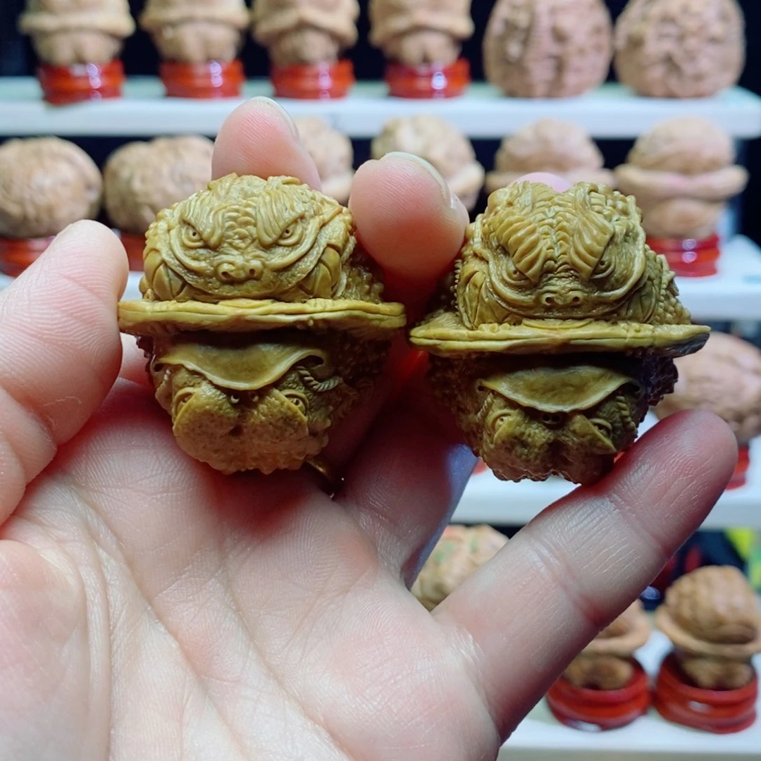 核桃把件明****！双面龙蟾大兜齿金蟾