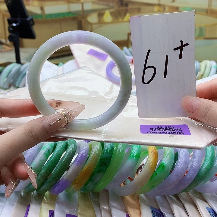 翡翠未镶嵌手镯bjj