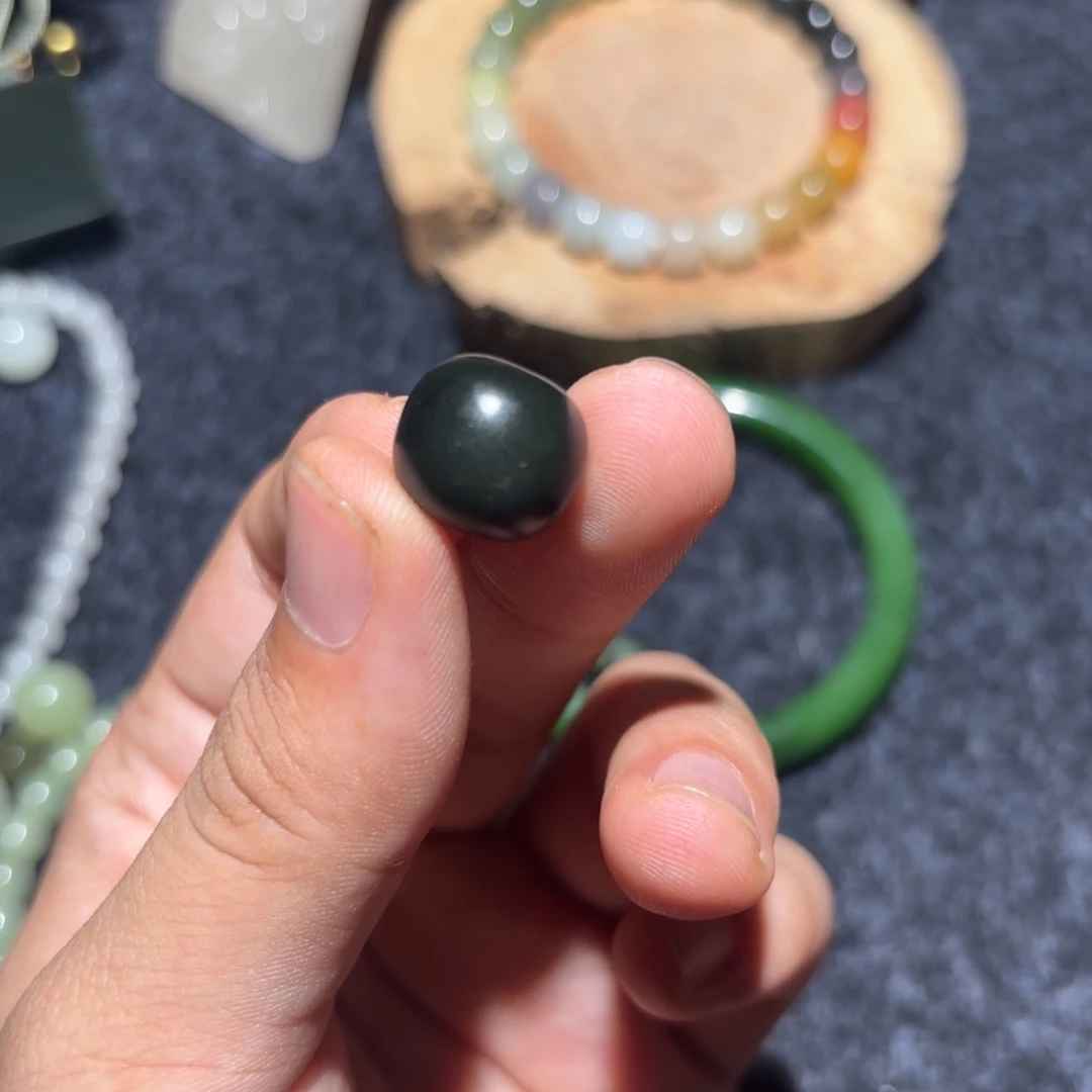 郸***你和田玉未镶嵌手链