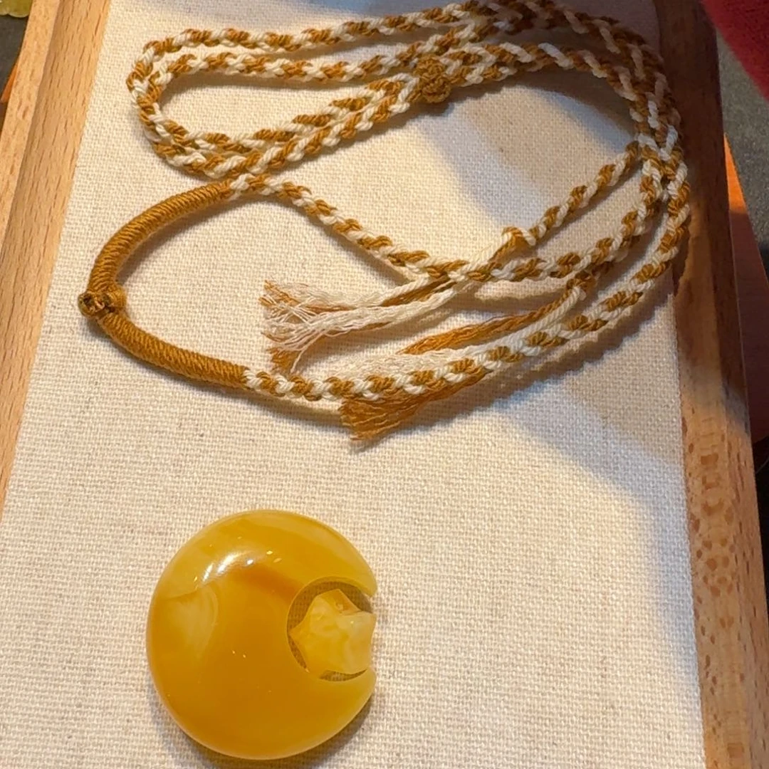 琥珀裸石未镶嵌琥珀