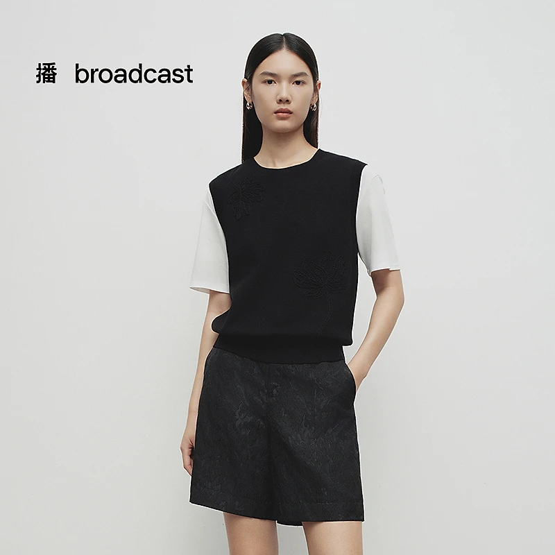 【商场同款】25年春夏播罗纹圆领盘带刺绣毛针织衫BDS1SD1262