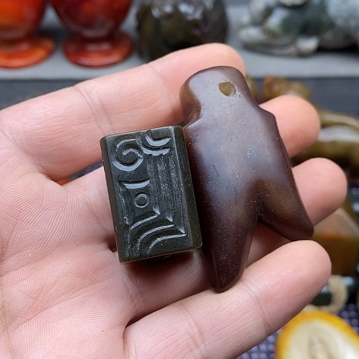 未镶嵌蛇纹石玉颈饰