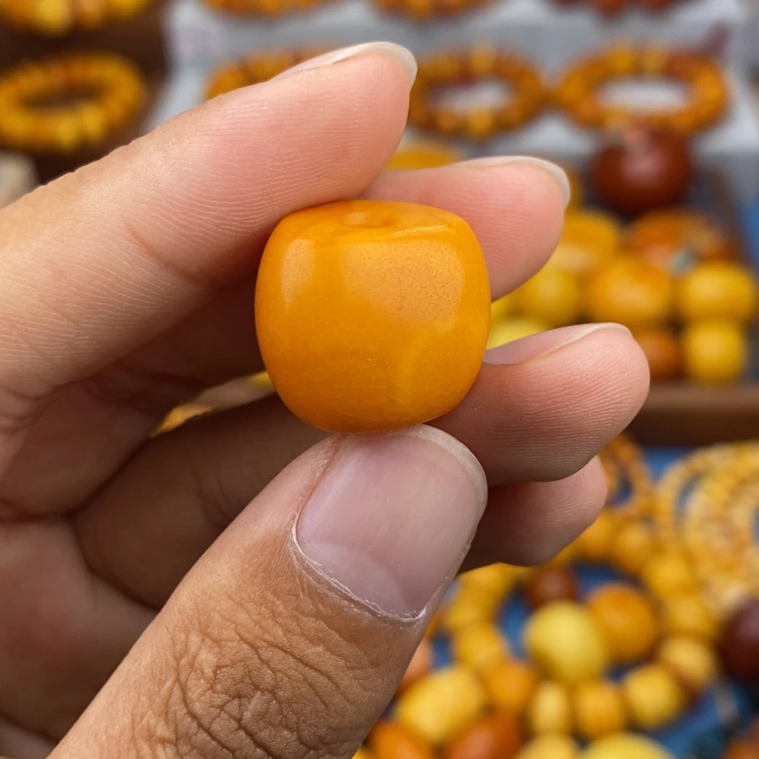 未镶嵌琥珀珠宝奇石