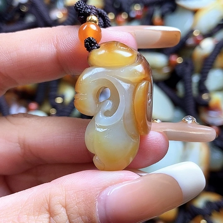 和田玉颈饰未镶嵌