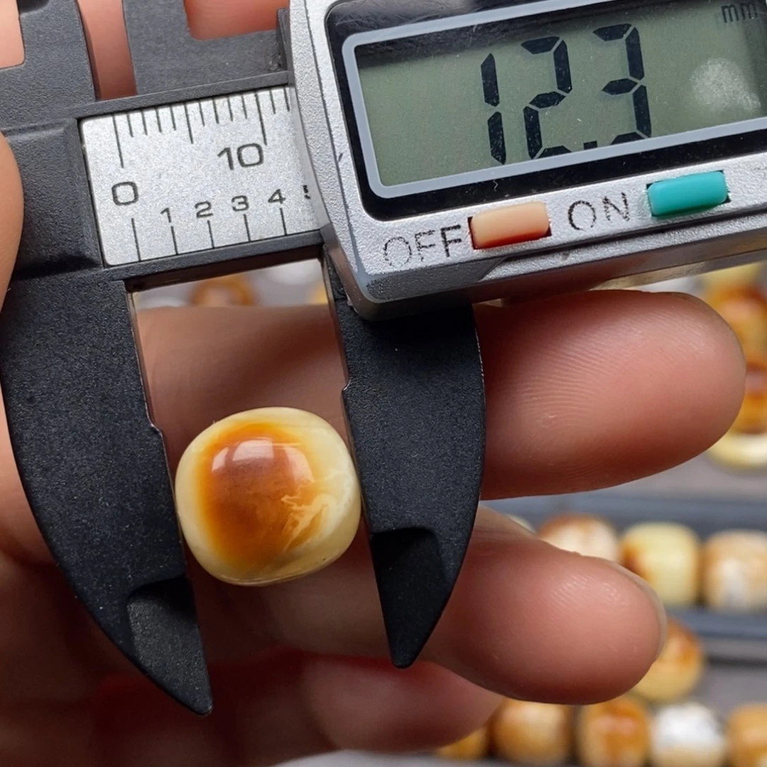 琥珀未镶嵌耳饰老型