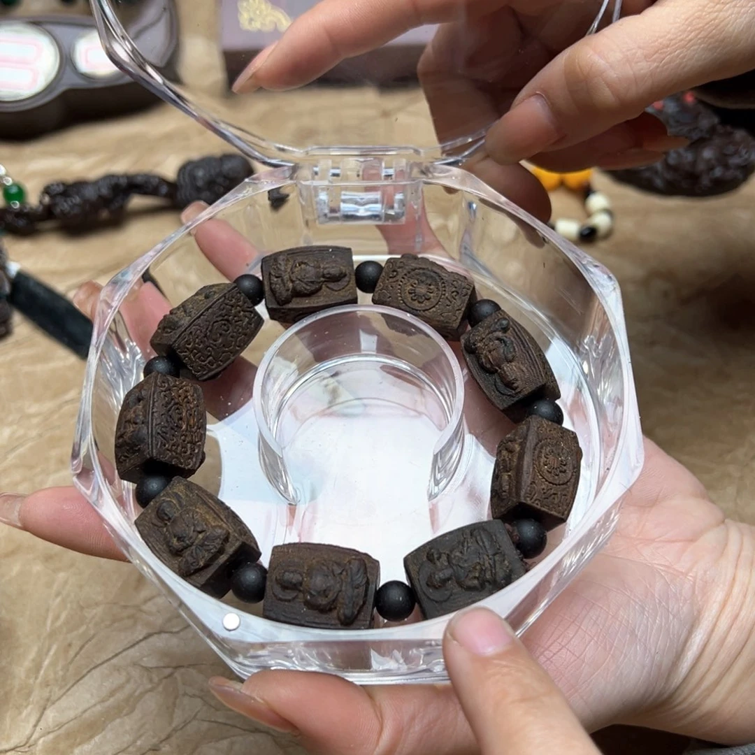 大叶紫檀（黑酸枝木类）