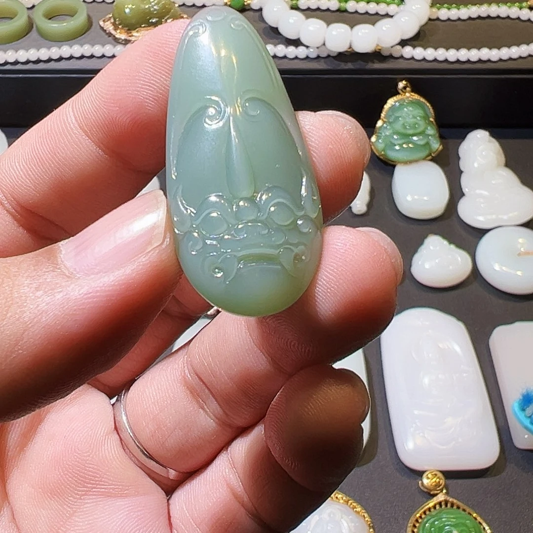 和田玉未镶嵌颈饰