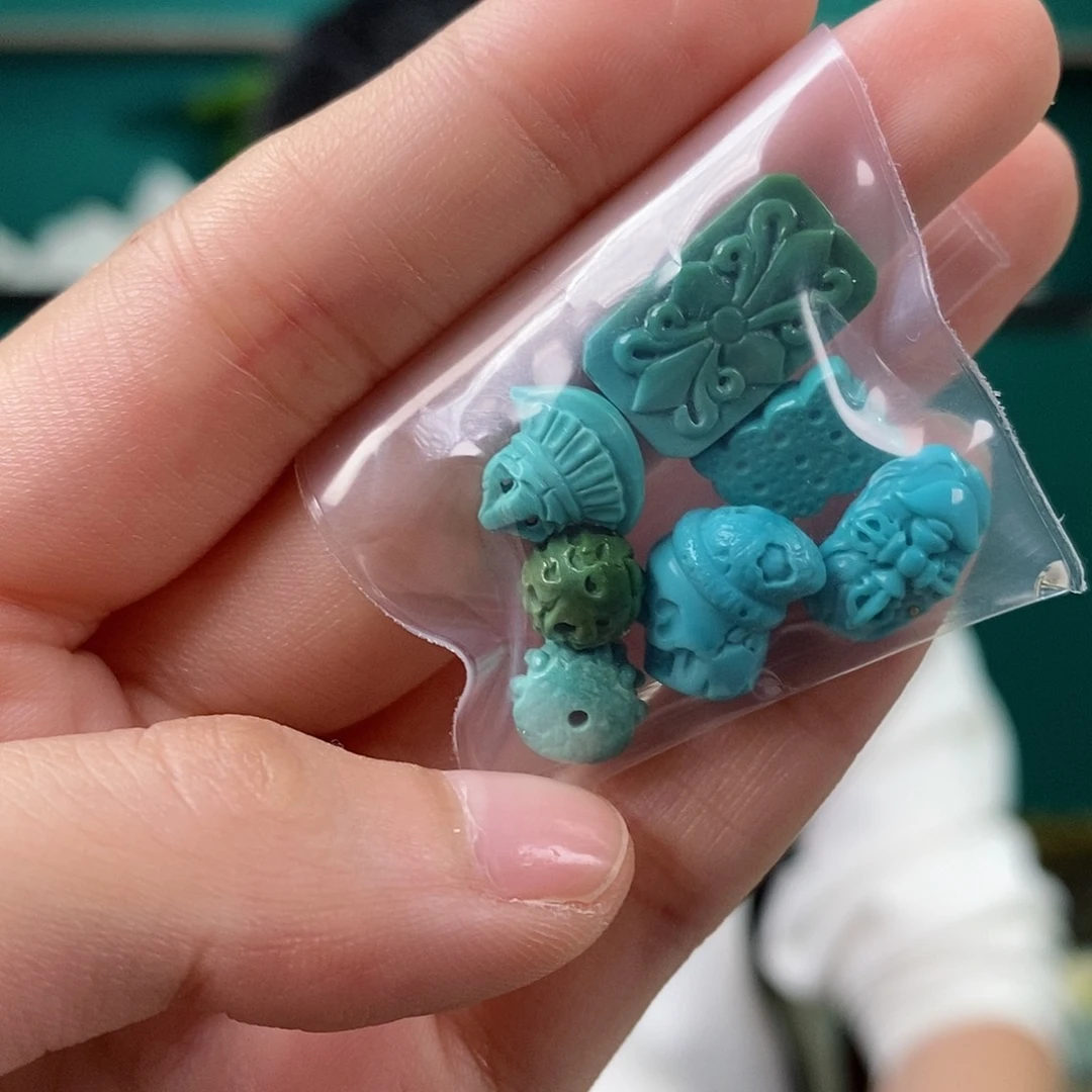 绿松石未镶嵌珠宝奇石