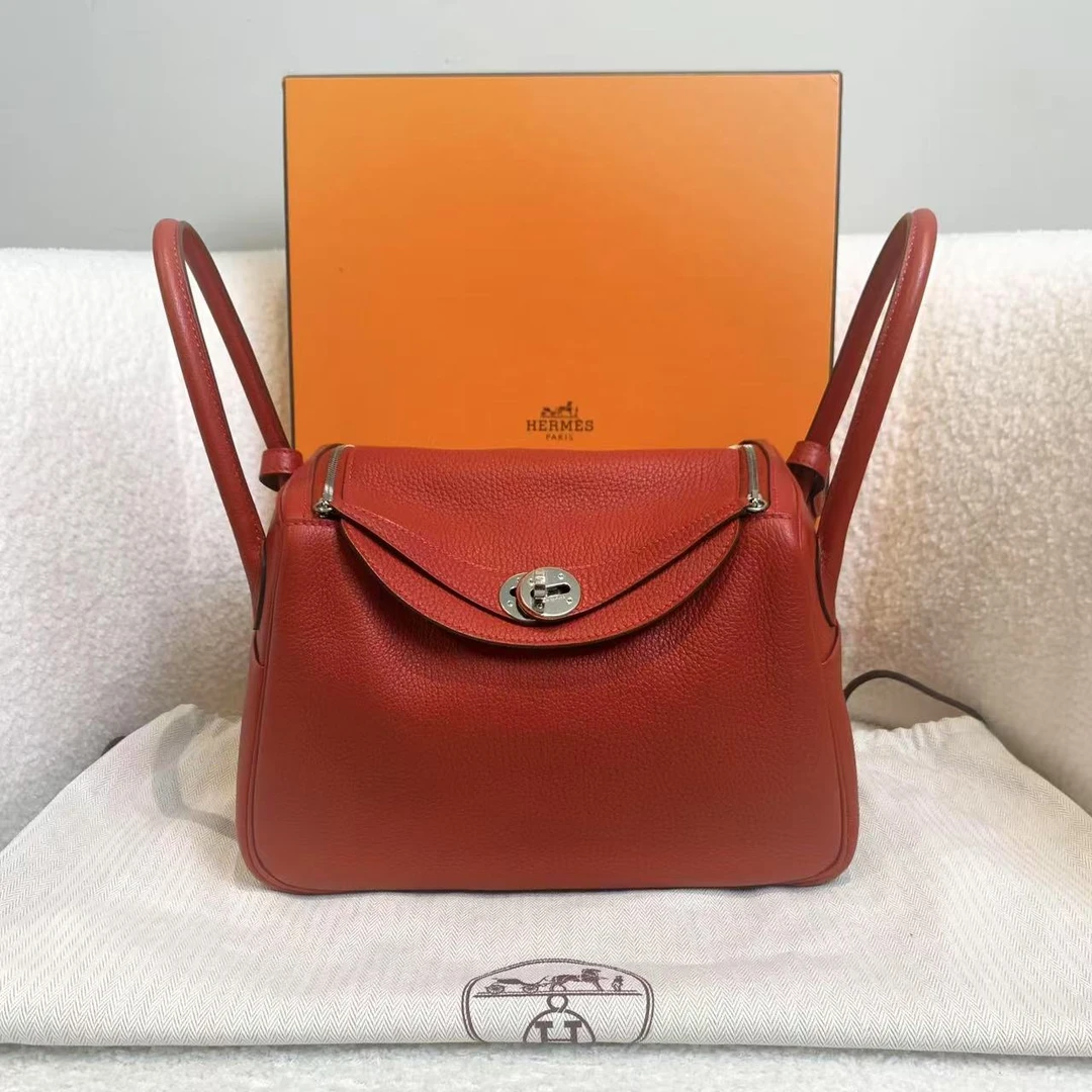 99新 Hermes/爱马仕 壹臻/ 国旗红银扣Lindy26包 x刻 tc 76808225