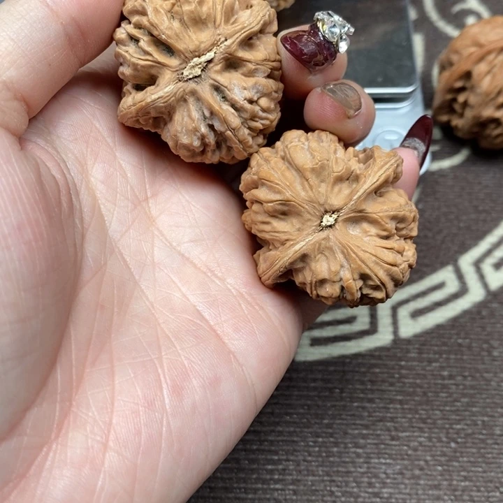 文玩核桃吊坠红锦鲤全品37