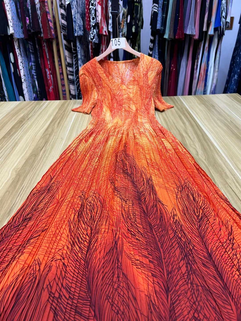 【105】  三宅褶皱连衣裙大码女装宽松显瘦夏季复古中长款印花