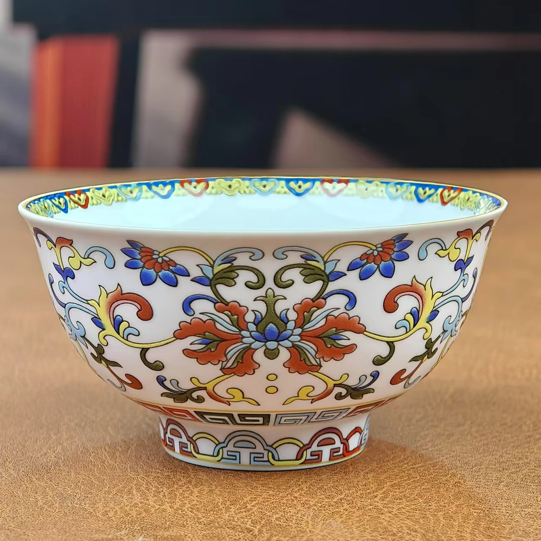 粉缠枝莲碗 A145