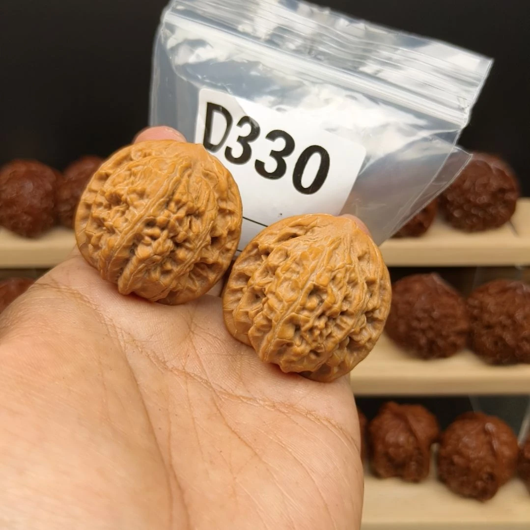 文玩核桃把件38望月