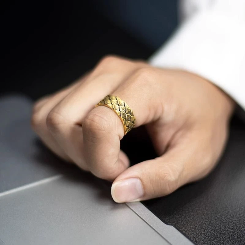 足金新品传奇拉丝龙鳞戒指电黑金复古风本命礼物