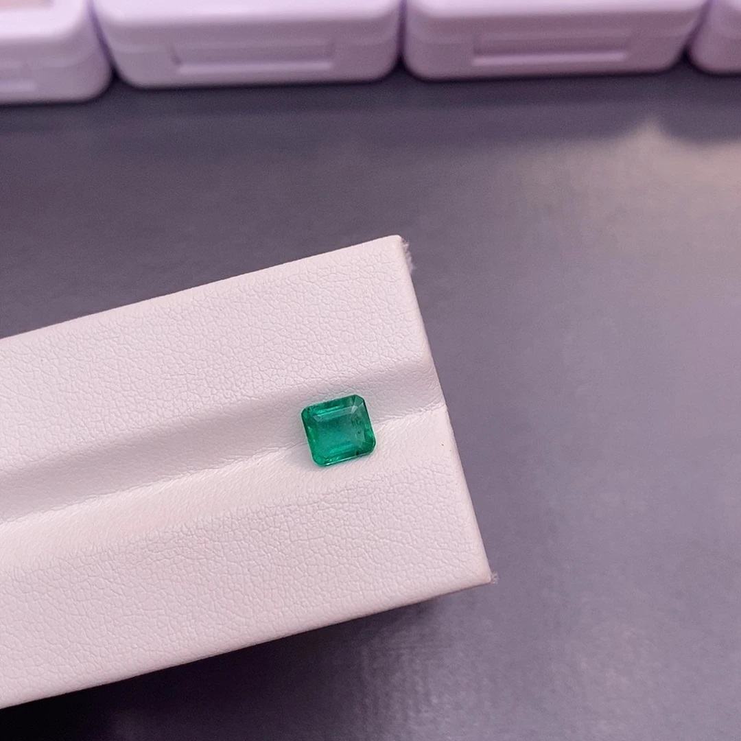 裸石祖母绿0.84克拉