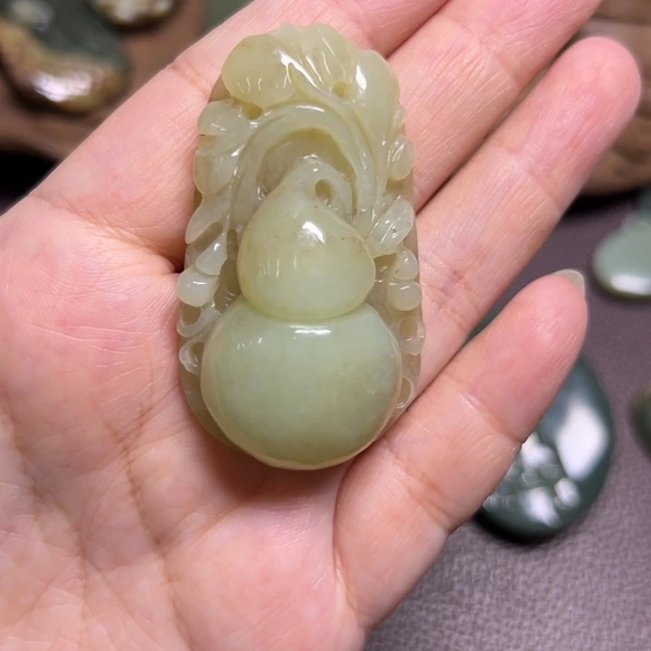 岫岩河磨玉（透闪石质玉）未镶嵌颈饰