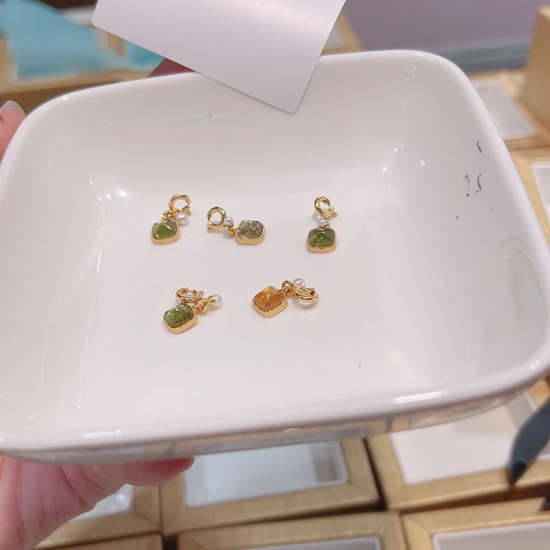 水晶珠宝半成品银S925镀金镶嵌135 。