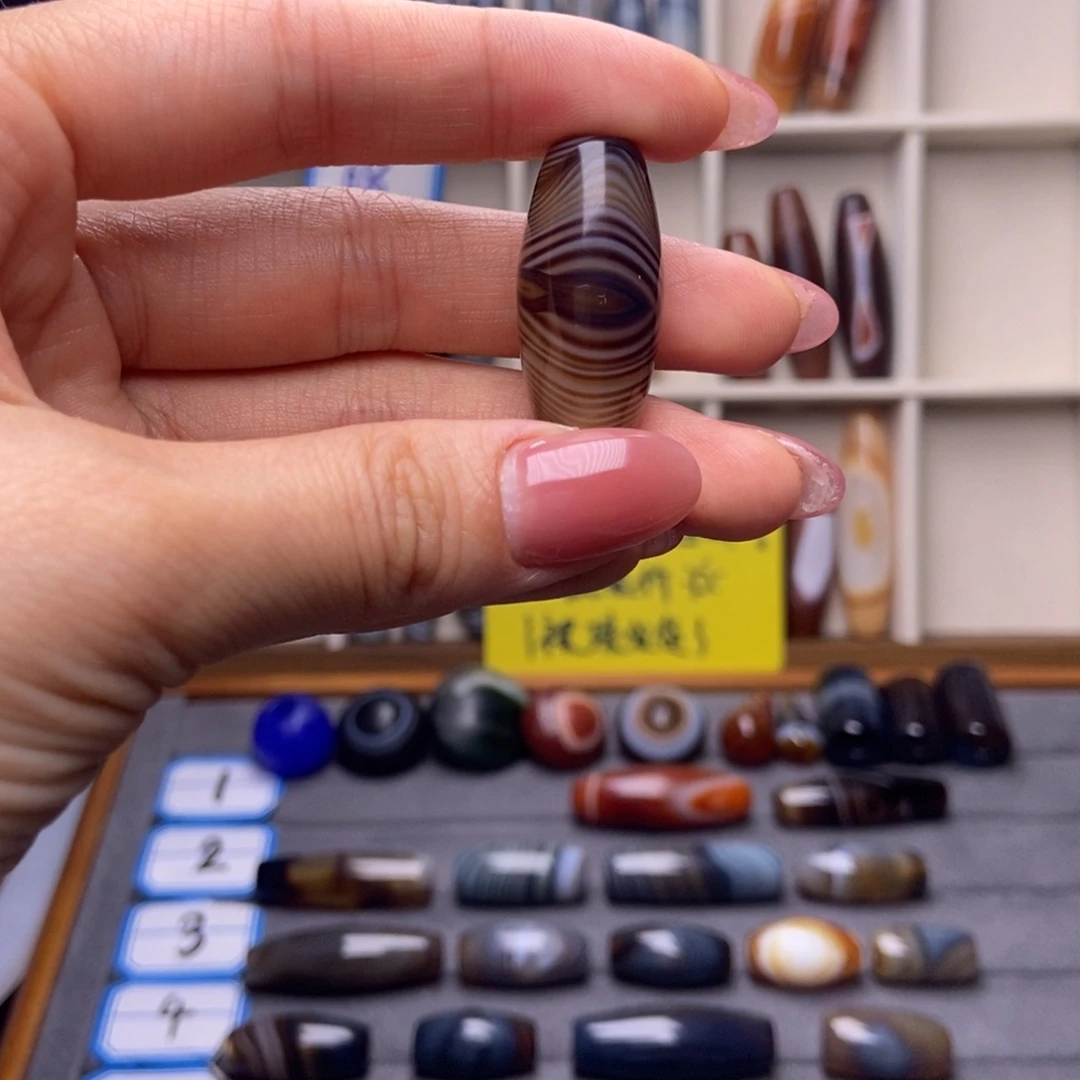 1***。玛瑙/玉髓合金颈饰