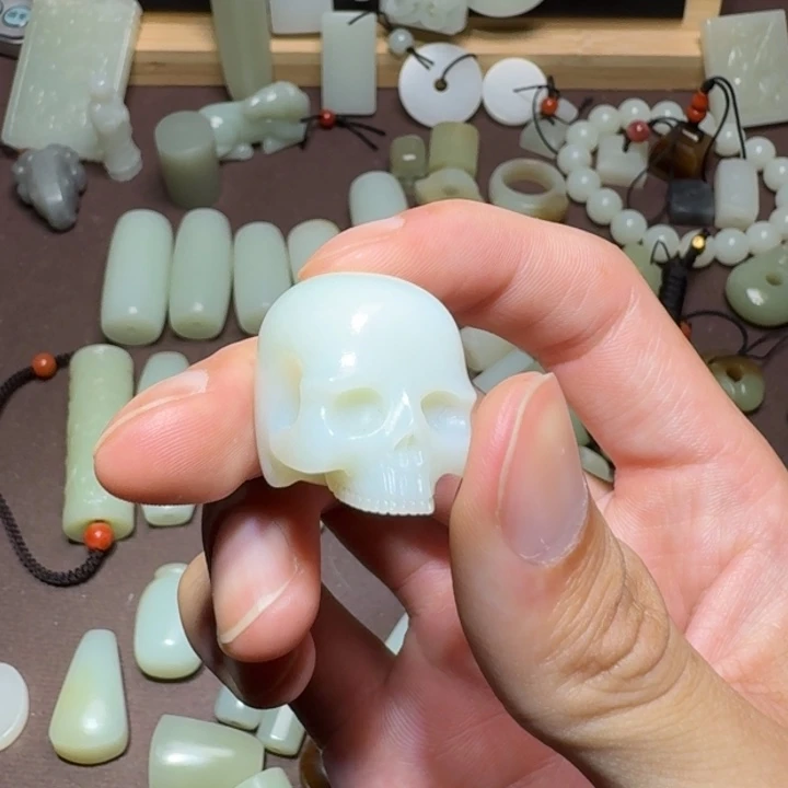 和田玉未镶嵌颈饰肉**妈