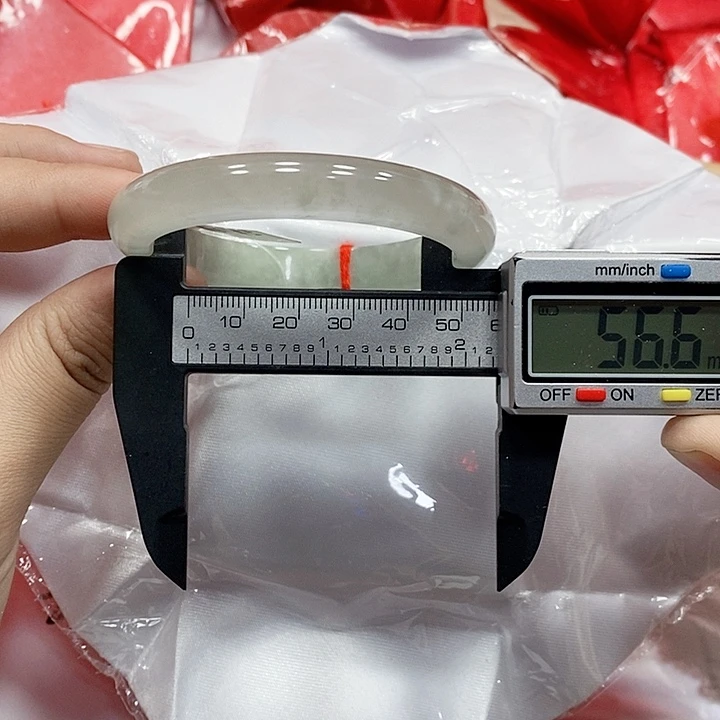 翡翠手镯未镶嵌140