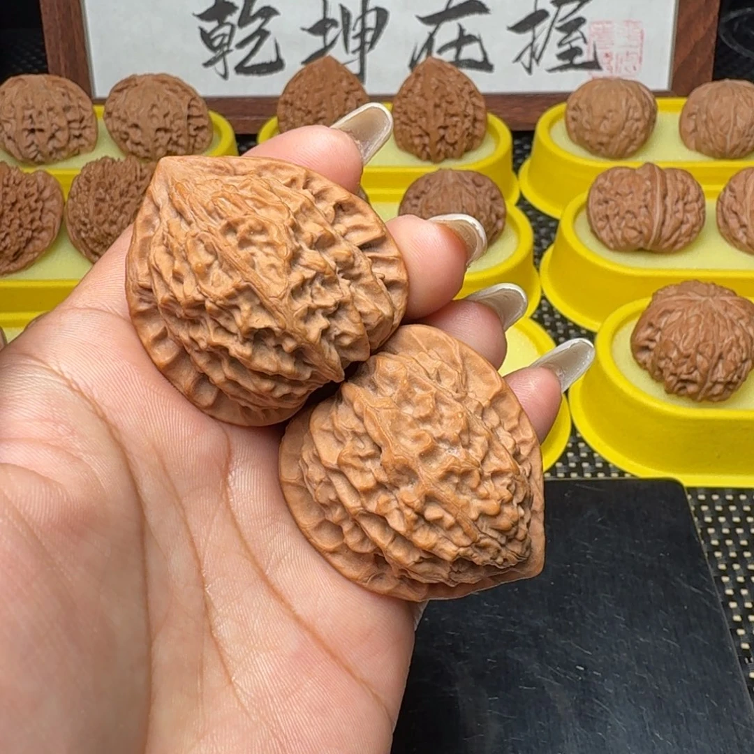 文玩核桃吊坠扫尖38金牛