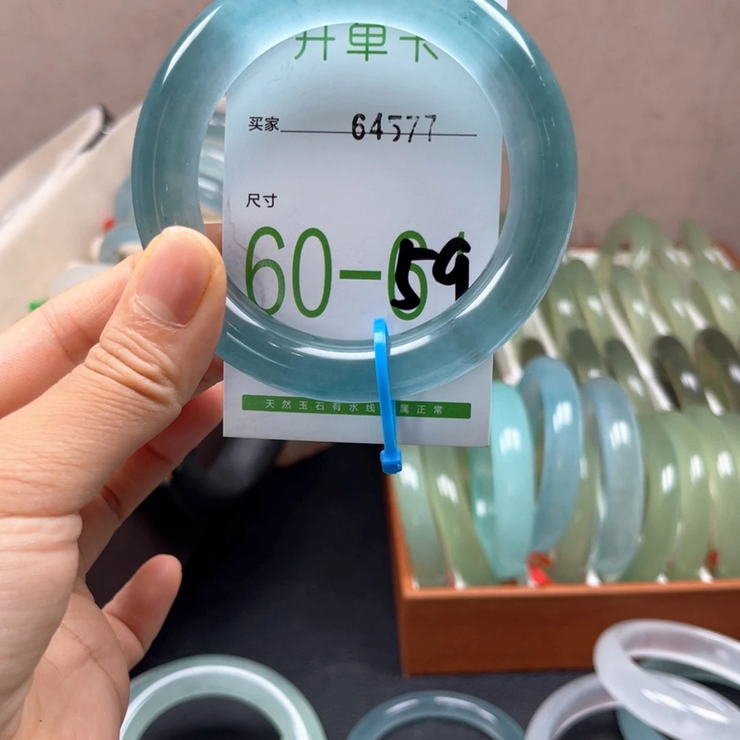 。***。石英质玉手镯未镶嵌
