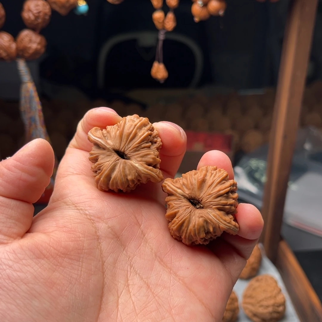 史***7文玩核桃吊坠35尺四座楼