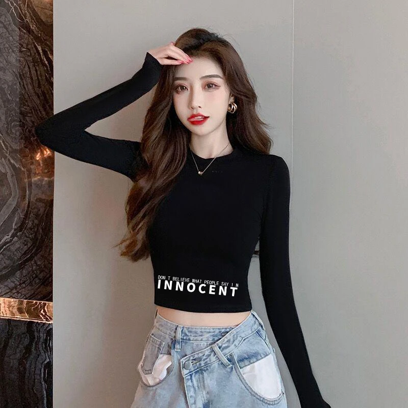 黑色长袖T恤女2025年秋季新款高级感内搭打底衫印花高腰短款上衣