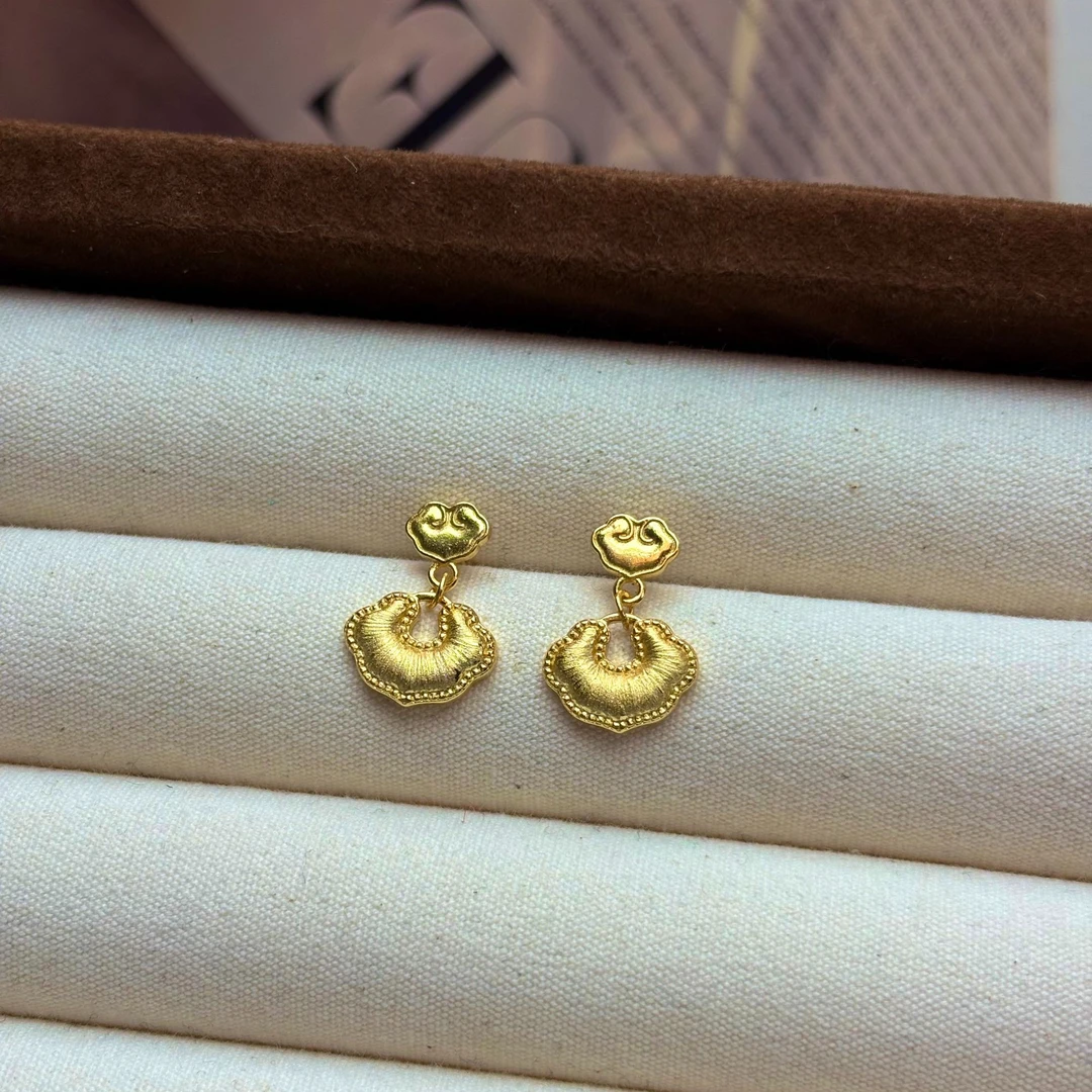 13001古法拉丝如意耳坠