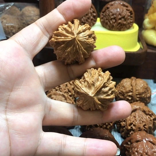 文玩核桃把件岐山三棱