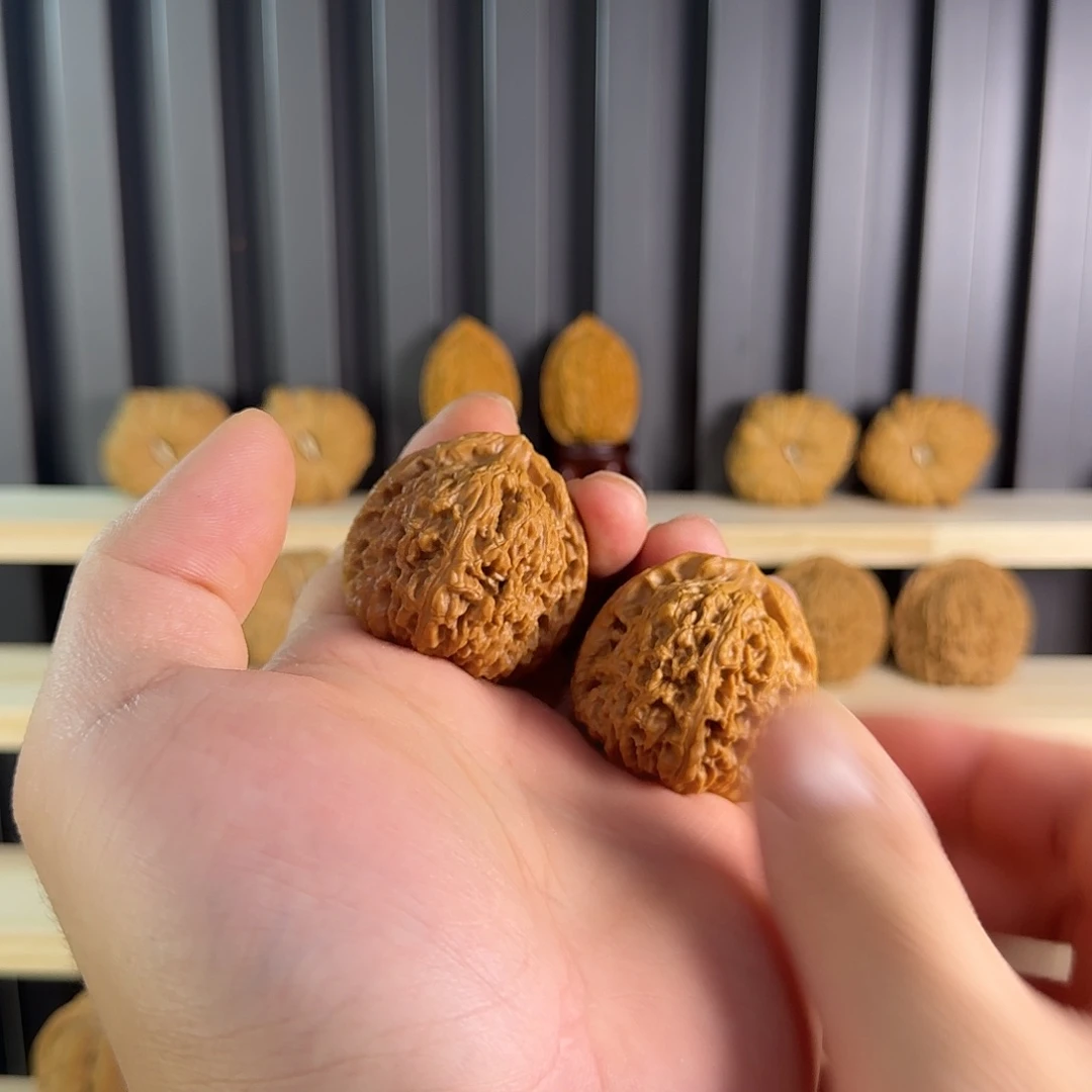 P***海文玩核桃吊坠39南疆