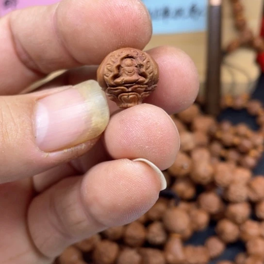 龙纹桃核三通单粒