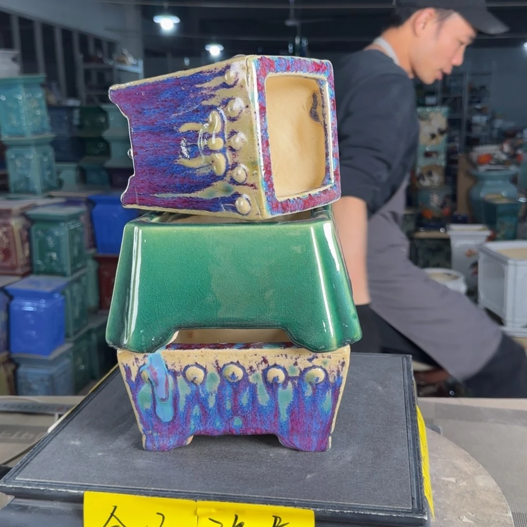 一风堂石湾花盆。釉裂微瑕