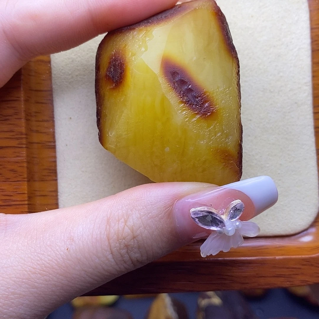定制琥珀未镶嵌26鸡油黄虎纹珠子 陈