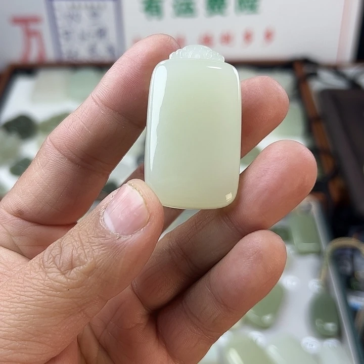 风***暖和田玉未镶嵌颈饰