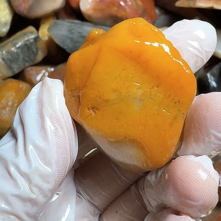 青***房寿山石寿山石的颜色