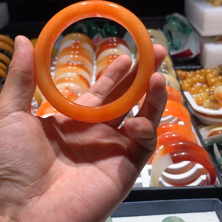 未镶嵌手镯石英质玉小*东