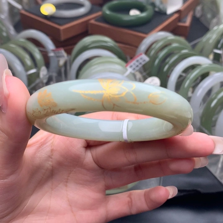 未镶嵌手镯和田玉56