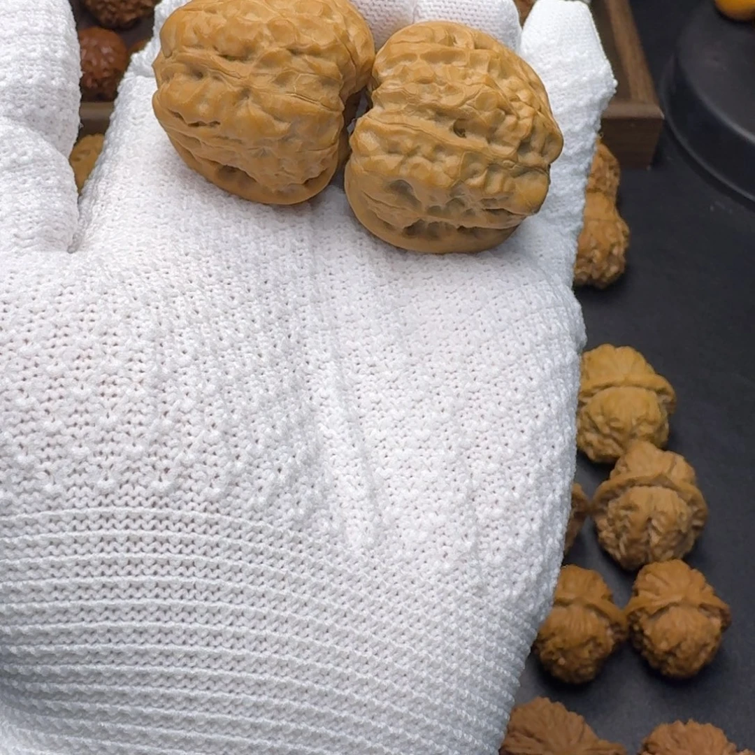 吊坠桃核闪电购36蛤蟆头