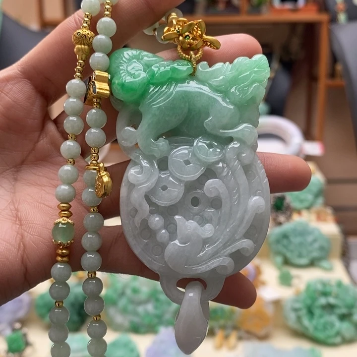 翡翠颈饰未镶嵌翡翠吊坠